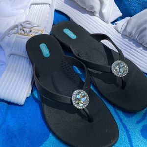 NEW  Black & rhinestone oka.b flip flop sandals